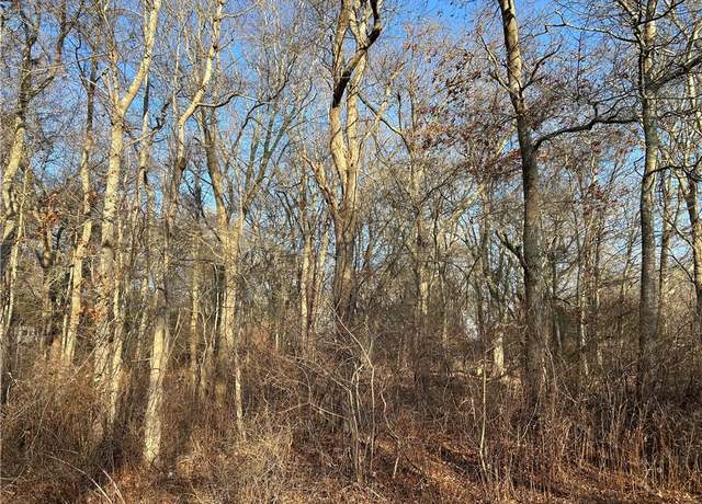 Property at 5 Robin Hollow Ln, Westerly, RI 02891