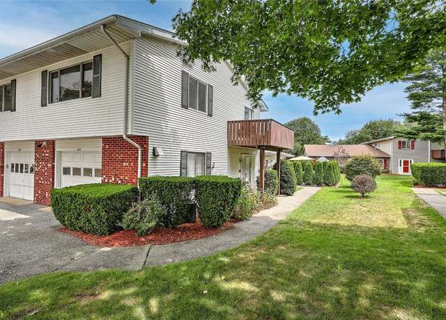 Property at 583 Pocasset Ct, Warwick, RI 02886, 2 beds, 1.5 baths