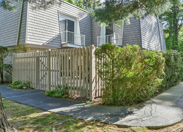 Property at 18 Caddy Rock Rd Unit C, North Kingstown, RI 02852, 2 beds, 2.5 baths