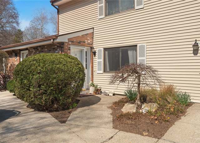 Property at 14 Governors Hl #14, West Warwick, RI 02893, 2 beds, 1.5 baths