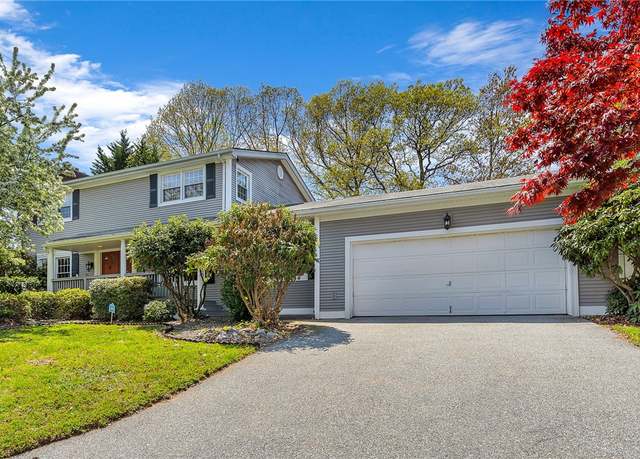 Property at 105 Quaker Dr, West Warwick, RI 02893, 4 beds, 1.5 baths