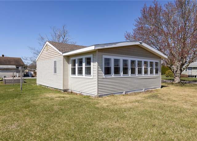 Property at 22 Rabbit Run, Westerly, RI 02891, 2 beds, 1 bath