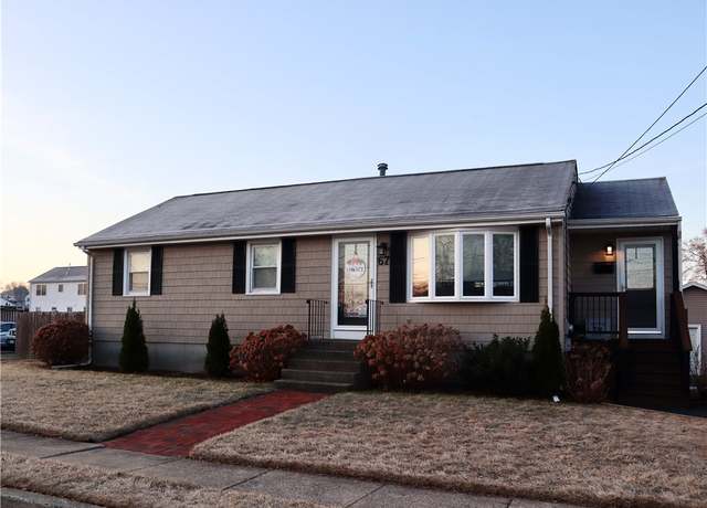 Property at 67 Valleybrook Dr, East Providence, RI 02914, 3 beds, 1 bath