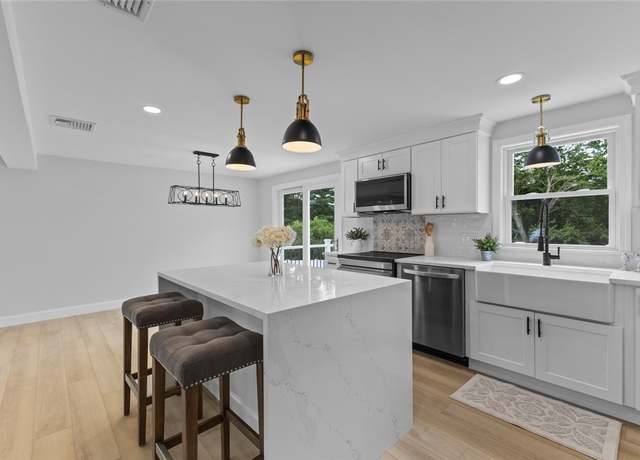 Property at 401 Sampan Ave, Jamestown, RI 02835, 3 beds, 3 baths