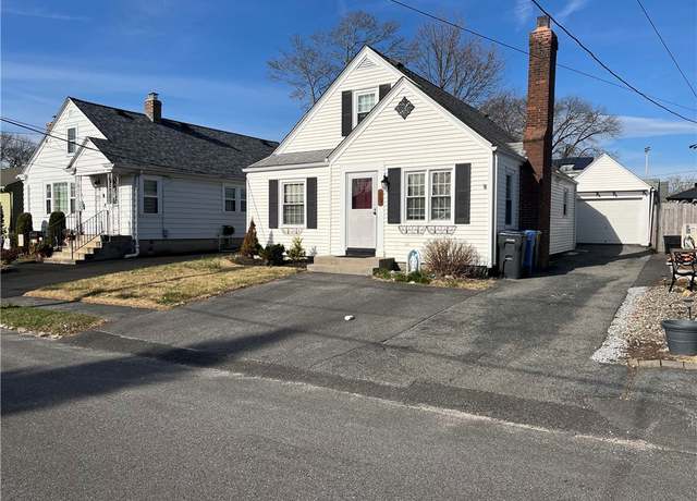 Property at 74 Leslie St, Cranston, RI 02910, 3 beds, 1.5 baths