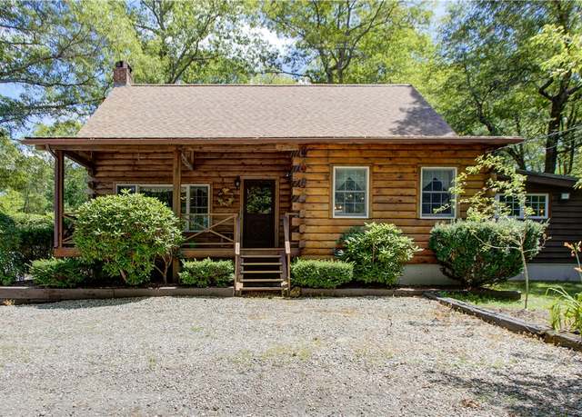 Property at 85 Plainfield Pike, Foster, RI 02825, 3 beds, 2.5 baths