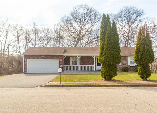 Property at 17 Brianwood Ct, Warwick, RI 02886, 2 beds, 2 baths