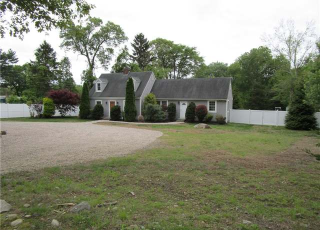 Property at 524 Middle Rd, East Greenwich, RI 02818, 3 beds, 2 baths
