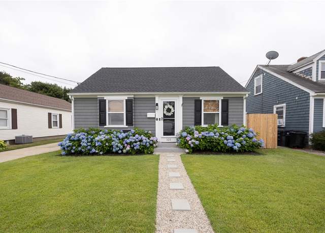 Property at 121 Fuller St, Pawtucket, RI 02861, 4 beds, 1 bath