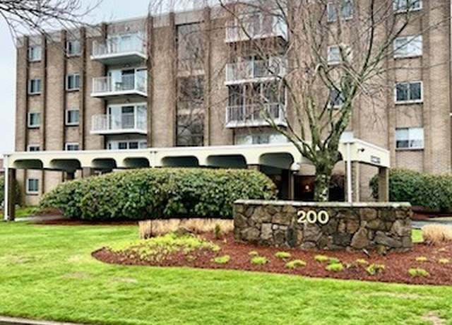 Property at 200 Hoffman Ave #106, Cranston, RI 02920, 2 beds, 2 baths