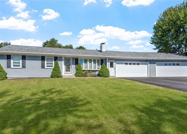 Property at 40 Murphy Dr, Cumberland, RI 02864, 2 beds, 1 bath
