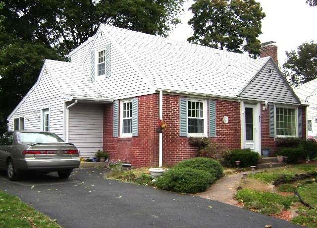 Property at 61 Mystic Dr, Warwick, RI 02889, 3 beds, 2 baths