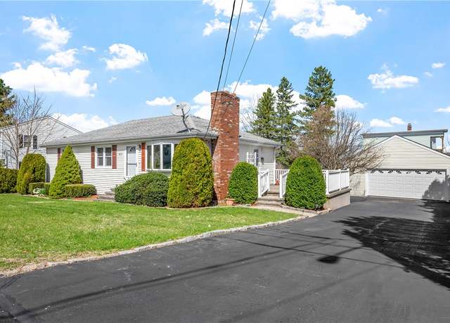 Property at 637 Fourth Ave, Woonsocket, RI 02895, 3 beds, 1 bath
