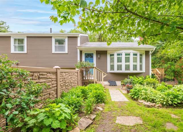 Property at 860 Centerville Rd, Warwick, RI 02886, 3 beds, 1 bath