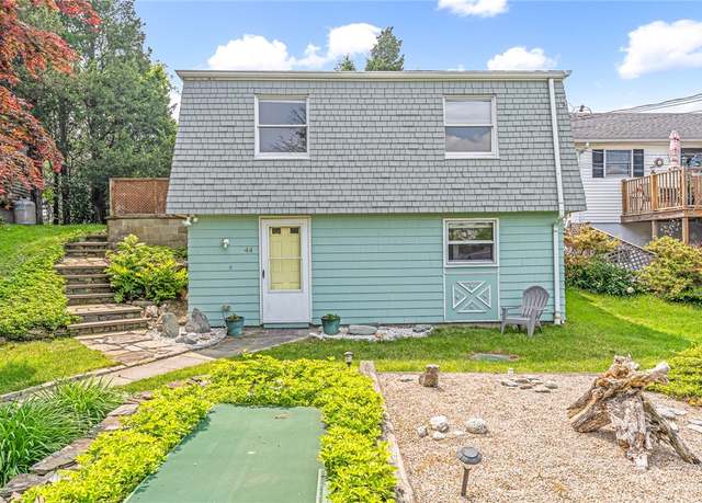 Property at 44 Summit Rd, Portsmouth, RI 02871, 3 beds, 3 baths