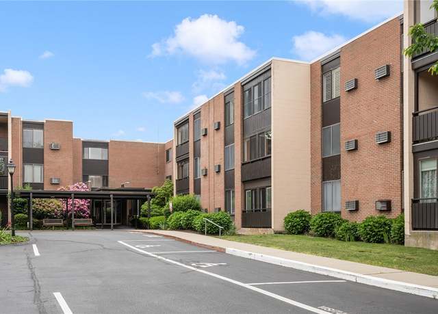 Property at 401 Bellevue Ave #100, Newport, RI 02840, 2 beds, 1 bath