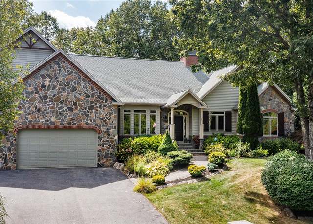 Property at 1 Victoria Dr, Smithfield, RI 02917, 4 beds, 2.5 baths