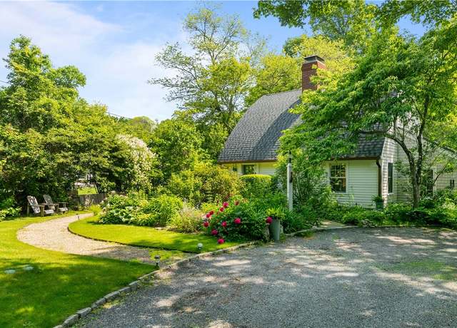 Property at 1912 Crandall Rd, Tiverton, RI 02878, 2 beds, 1.5 baths