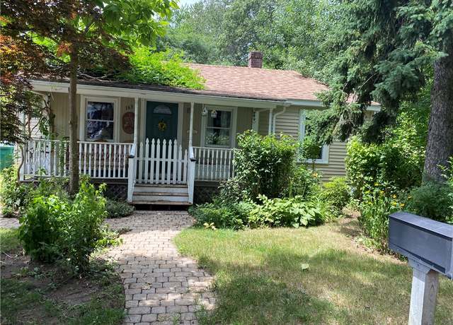 Property at 163 Reynolds Ave, Warwick, RI 02889, 2 beds, 1 bath