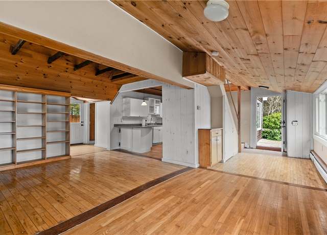 Property at 112 King Phillip St, Portsmouth, RI 02871, 2 beds, 2 baths