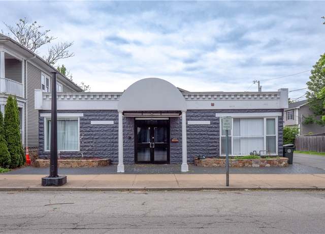 Property at 413 High St, Bristol, RI 02809, 3 beds, 1 bath