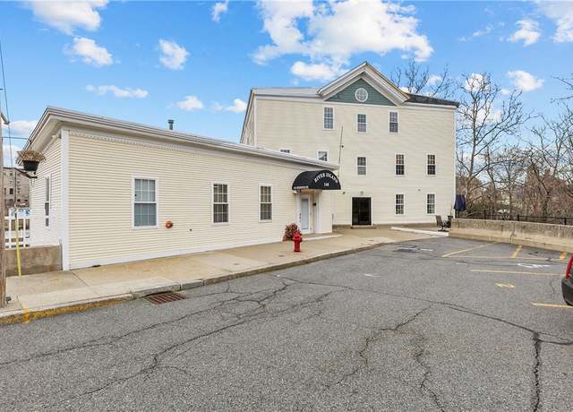 Property at 148 Bernon St #20, Woonsocket, RI 02895, 1 bed, 1 bath