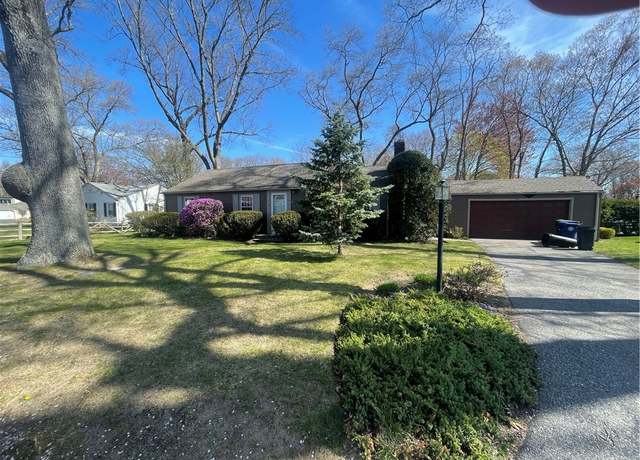 Property at 80 Frontier Rd, Warwick, RI 02889, 3 beds, 1.5 baths