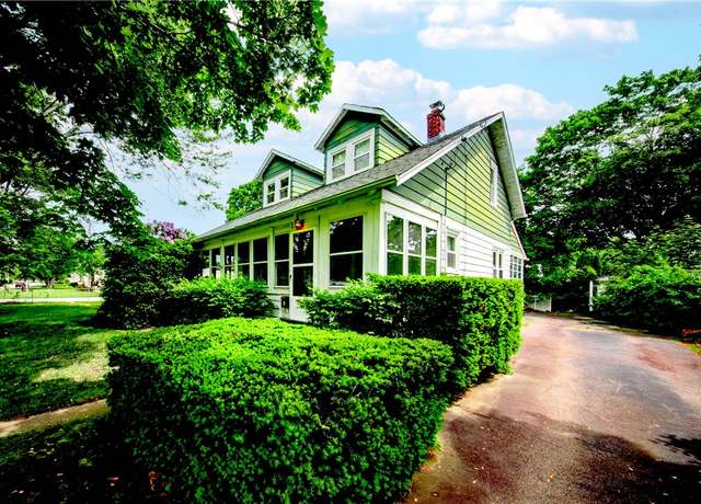 Property at 102 Buttonwoods Ave, Warwick, RI 02886, 4 beds, 2 baths