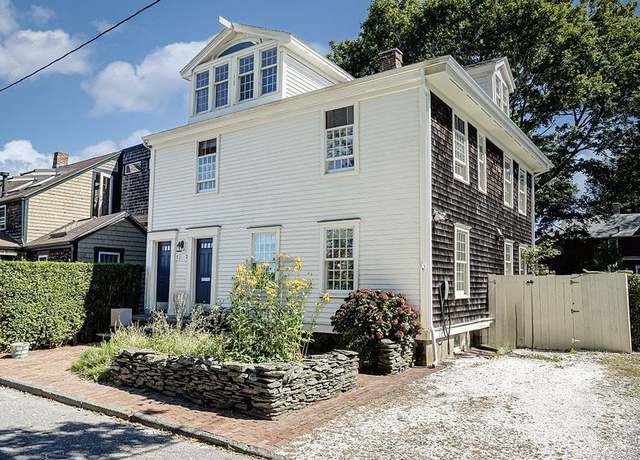 Property at 3 Vicksburg Pl, Newport, RI 02840, 4 beds, 3 baths