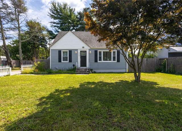 Property at 2540 West Shore Rd, Warwick, RI 02889, 3 beds, 2 baths