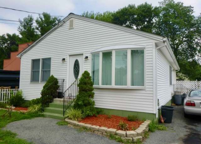 Property at 20 Paul St, Pawtucket, RI 02861, 3 beds, 1 bath