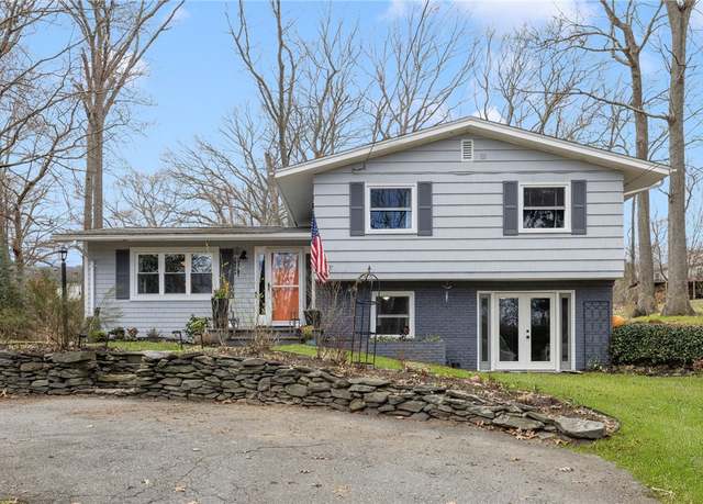 Property at 271 Pequot Trl, East Greenwich, RI 02818, 3 beds, 1.5 baths