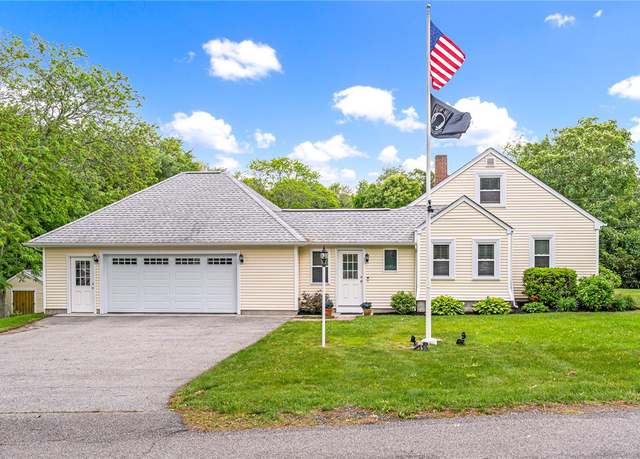 Property at 33 Upland Way, Barrington, RI 02806, 2 beds, 1 bath