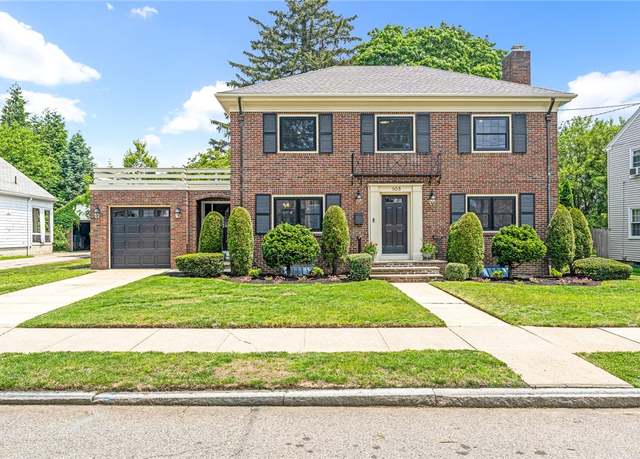 Property at 103 Jastram St, Providence, RI 02908, 3 beds, 1.5 baths