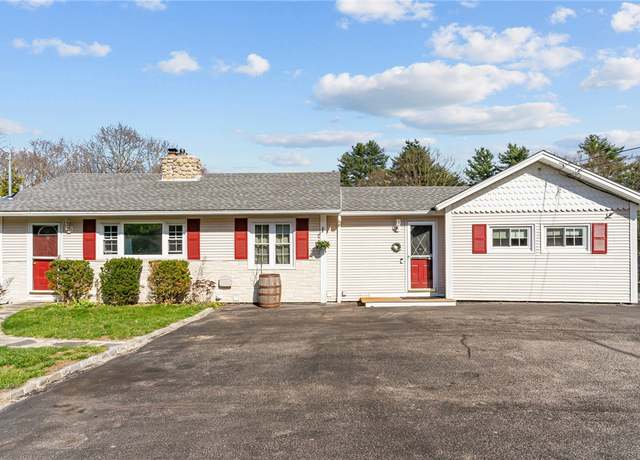Property at 237 Knotty Oak Rd, Coventry, RI 02816, 2 beds, 2 baths