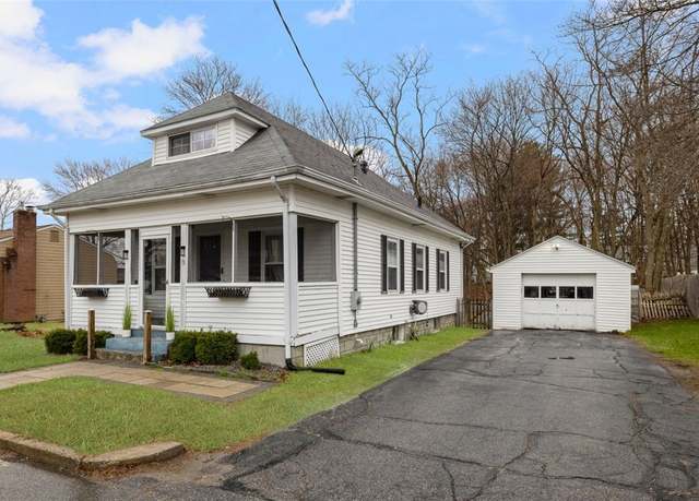 Property at 3 Tucker Ln, Lincoln, RI 02865, 2 beds, 1 bath