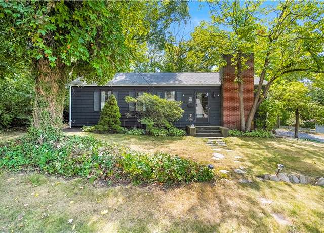 Property at 26 Whipple Ave, East Providence, RI 02915, 2 beds, 1.5 baths