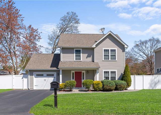 Property at 33 Belfort Ave, Warwick, RI 02889, 3 beds, 2.5 baths