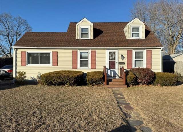 Property at 357 Chapmans Ave, Warwick, RI 02886, 2 beds, 1 bath