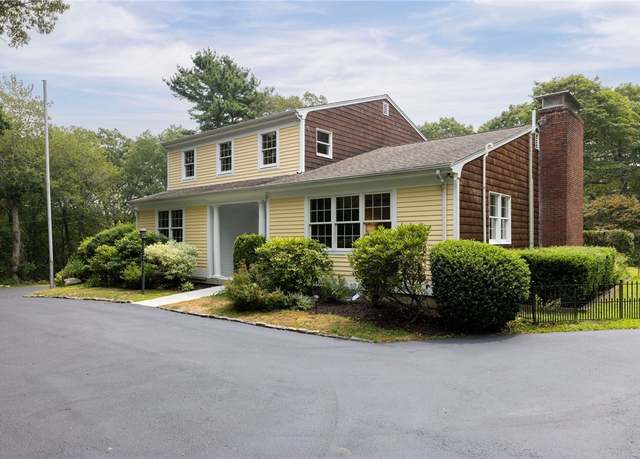 Property at 504 Shermantown Rd, North Kingstown, RI 02874, 5 beds, 3 baths