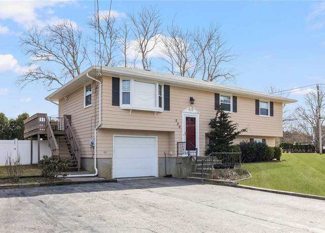 Property at 250 Brownell Ln, Portsmouth, RI 02871, 3 beds, 2 baths