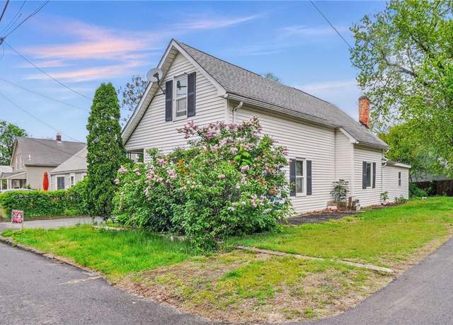 Property at 106 Providence Ave, East Providence, RI 02915, 3 beds, 2 baths