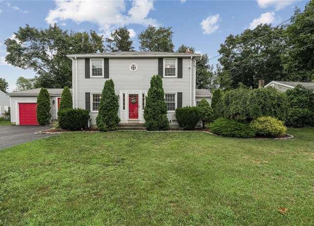 Property at 126 Fairfax Dr, Warwick, RI 02888, 3 beds, 1.5 baths