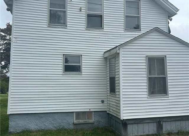 Property at 2 Birch St, Tiverton, RI 02878, 3 beds, 1 bath