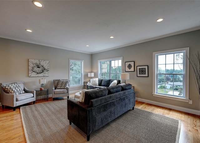 Property at 1401 Hunting Hill Dr, Cumberland, RI 02864, 2 beds, 2.5 baths