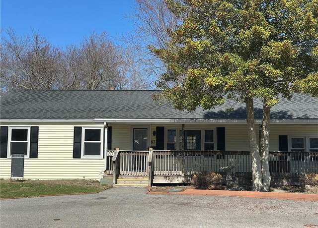 Property at 87 Elmbrook Dr, Warwick, RI 02889, 3 beds, 1 bath