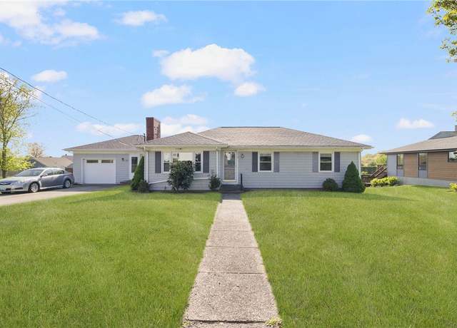 Property at 17 Varnum Ave, Bristol, RI 02809, 3 beds, 2 baths