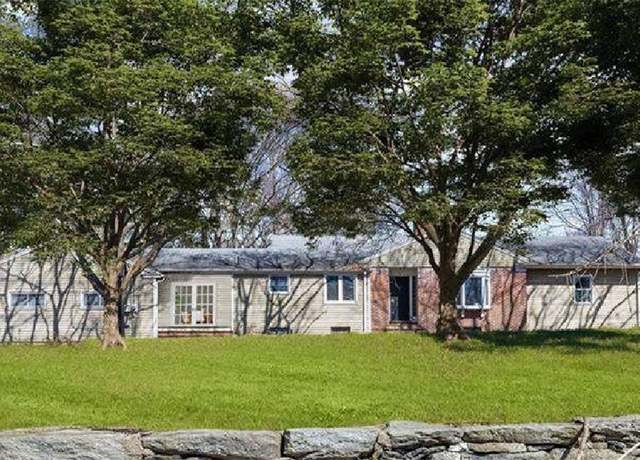 Property at 74 Balcom Ave, Warwick, RI 02889, 3 beds, 2.5 baths