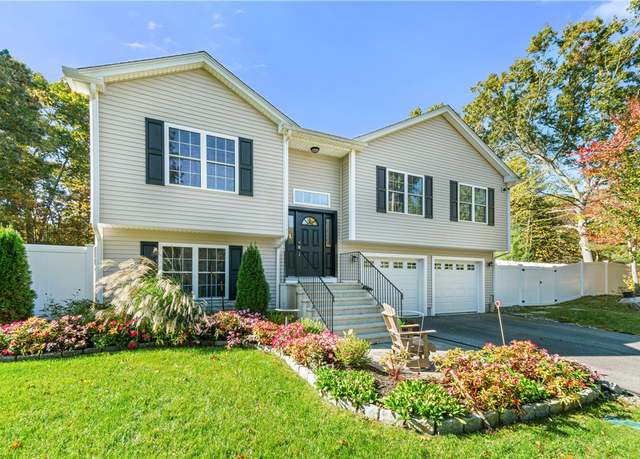 Property at 252 Douglas Pike, Smithfield, RI 02917, 3 beds, 3 baths