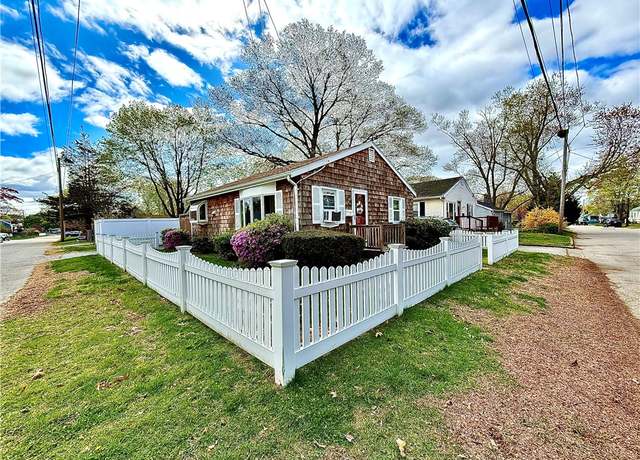Property at 78 Viola Ave, East Providence, RI 02915, 2 beds, 1.5 baths
